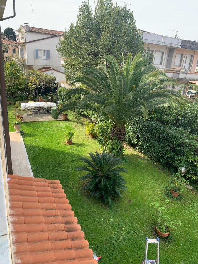 La Casa Di Vale Appartement Marina di Massa Buitenkant foto