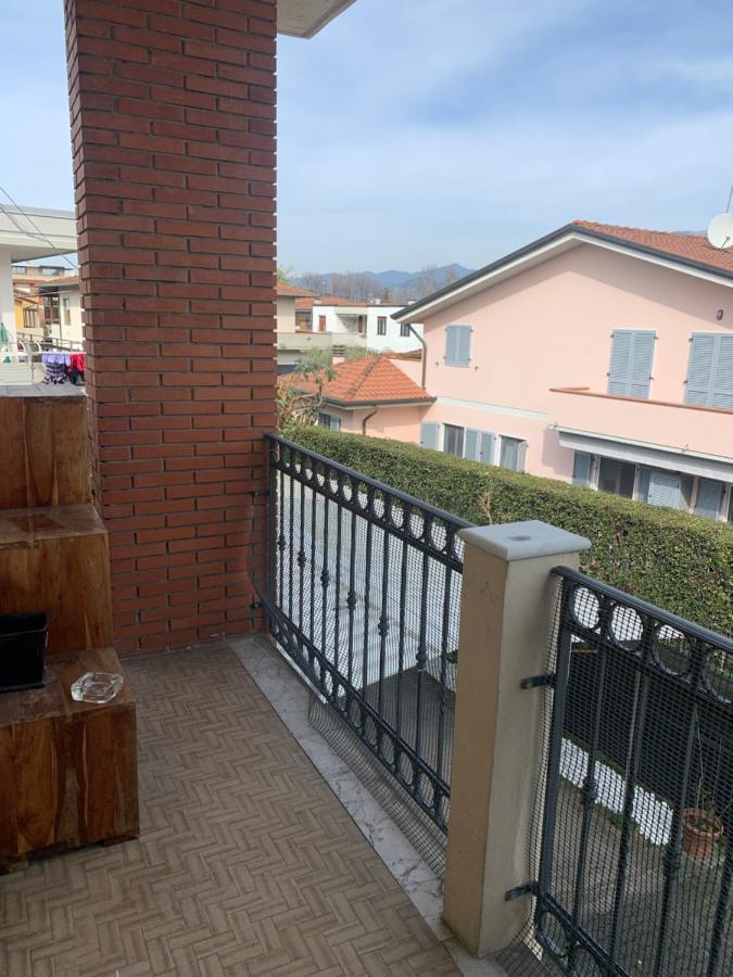 La Casa Di Vale Appartement Marina di Massa Buitenkant foto